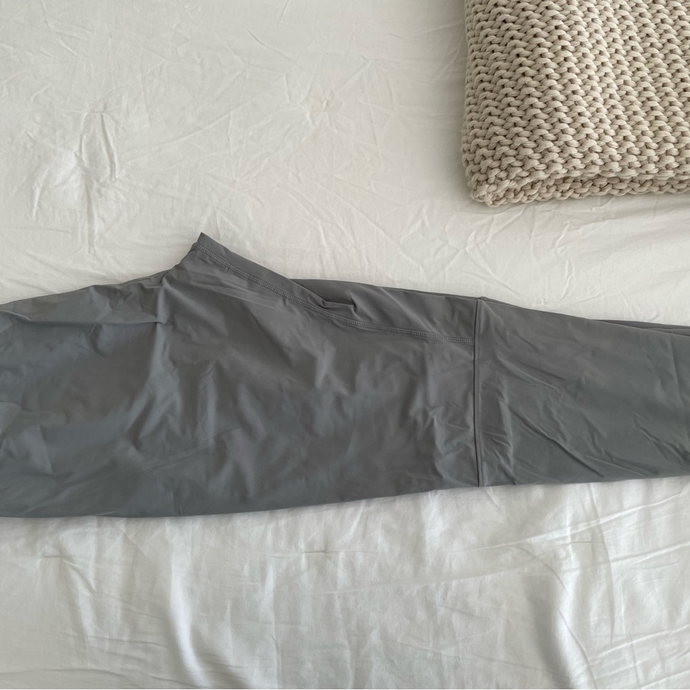 Gray Fabletics Joggers 33x32